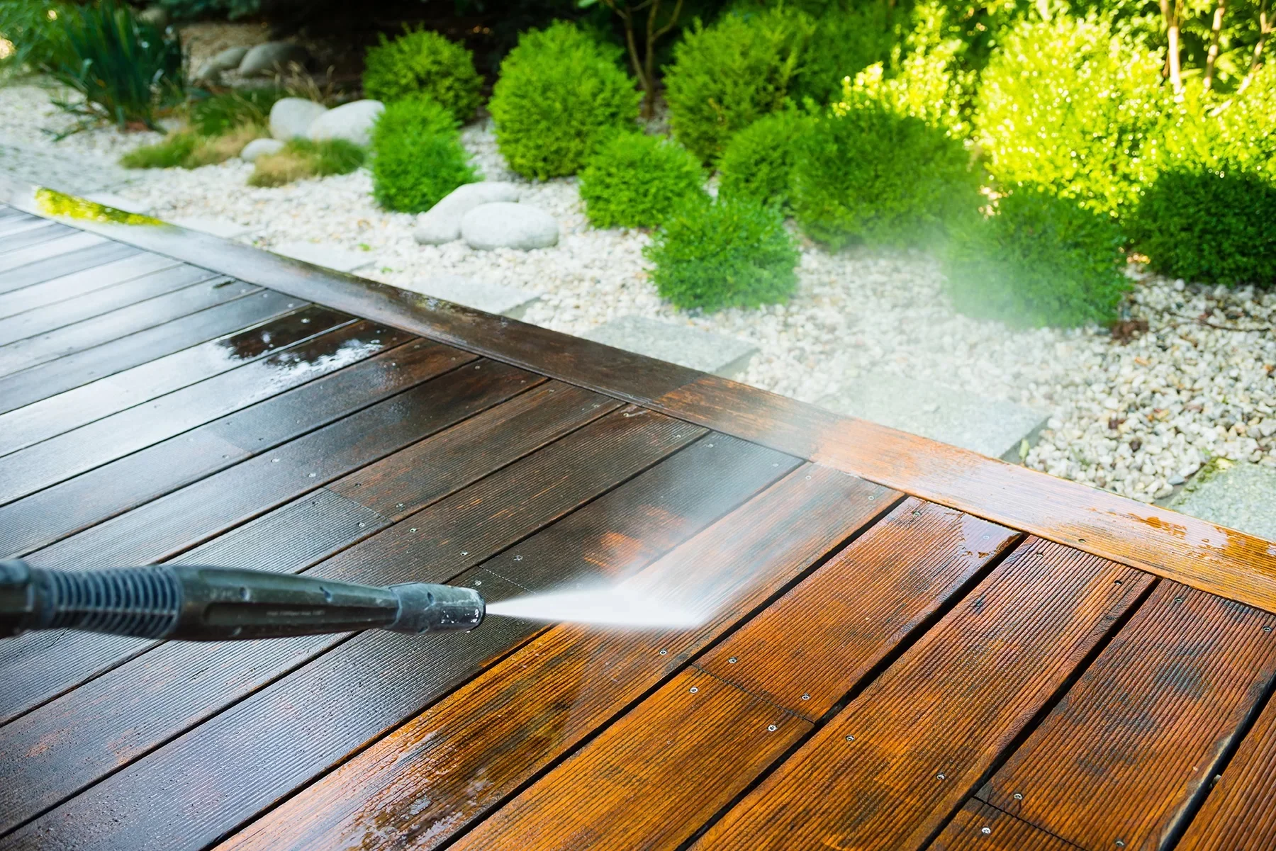 Deck and fence wash. Pressure washing service Raleigh area
