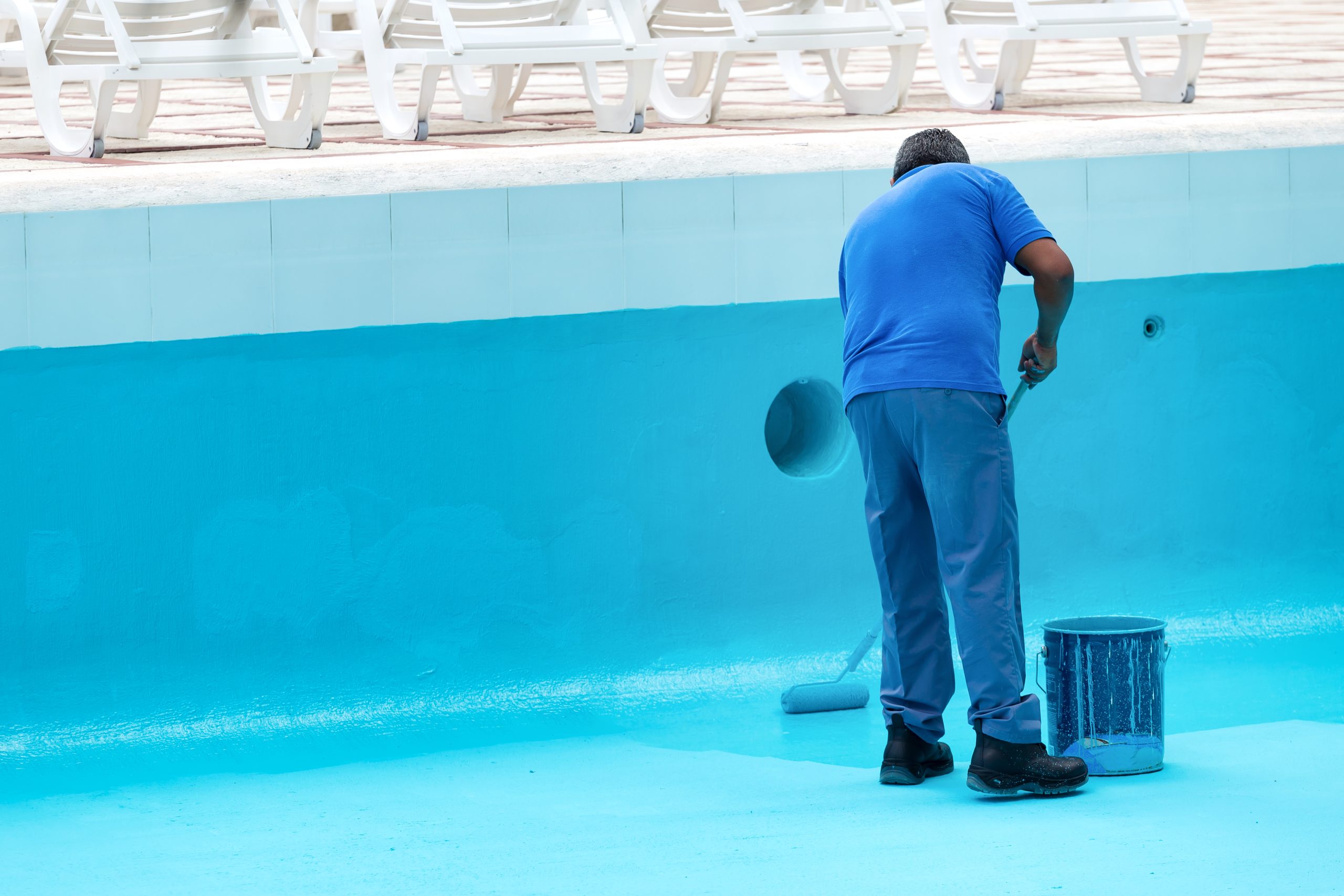 painting swimming pool